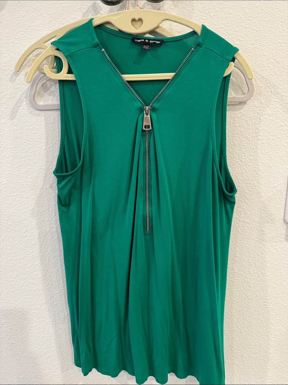 Cable & gauge Emerald Green Zip-Front Sleeveless Top